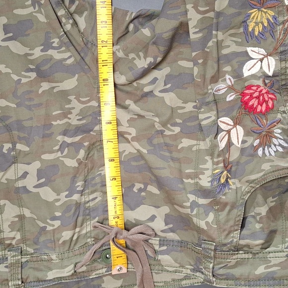 Style & Co Camouflage Capri Pants with Embroidery 18W - Picture 13 of 13